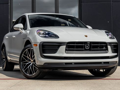 New 2026 Porsche Macan image 6