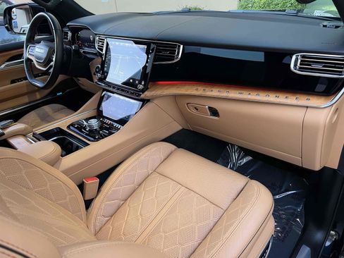 Used 2023 Jeep Grand Wagoneer L Series III image 25
