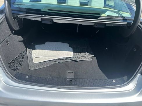 Used 2016 Mercedes-Benz E 350 4MATIC Sedan image 11