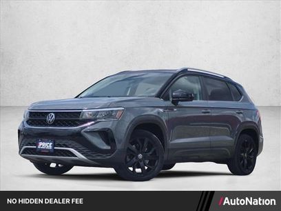 Used 2023 Volkswagen Taos SE w/ Panoramic Sunroof Package
