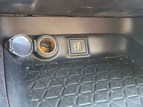 Used 2025 Toyota RAV4 XLE image 10