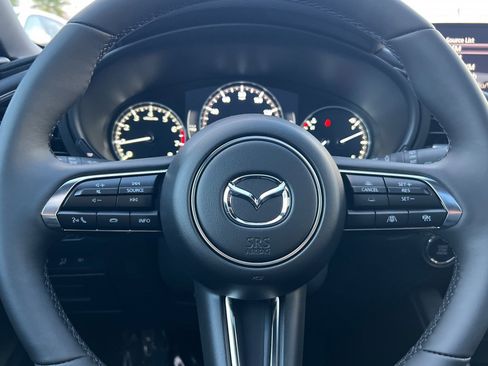 New 2025 MAZDA MAZDA3 Hatchback w/Premium Plus Pkg image 25