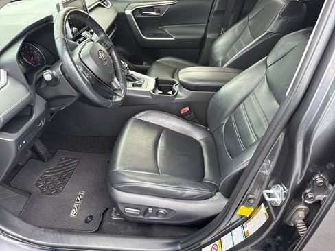 Used 2019 Toyota RAV4 XLE Premium w/ Advanced Technology Package AWD/4WD image 10