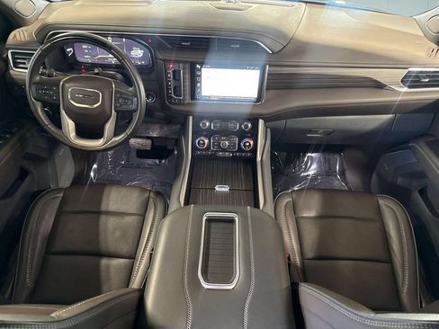 Used 2023 GMC Yukon XL Denali w/ Denali Reserve Package AWD/4WD image 29