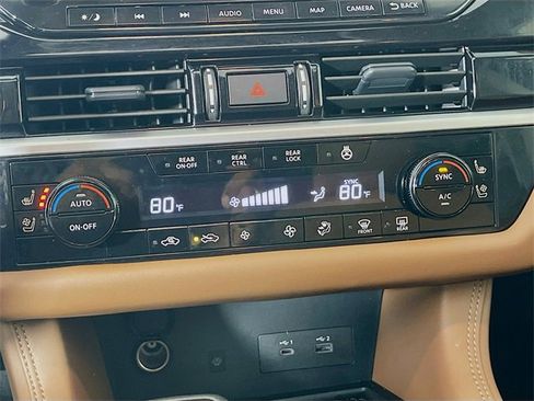 Used 2024 Nissan Pathfinder Platinum w/ Cargo Package image 17