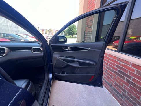 Used 2019 Kia Sorento EX FWD image 66