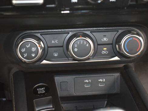 Certified 2025 Nissan Kicks SV image 10