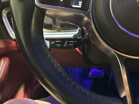 Used 2018 Porsche Panamera 4S image 27