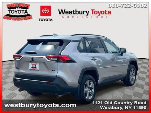 Used 2025 Toyota RAV4 LE image 7