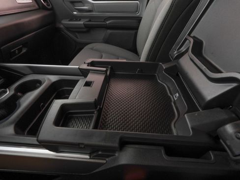 Used 2019 RAM 1500 Big Horn AWD/4WD image 25