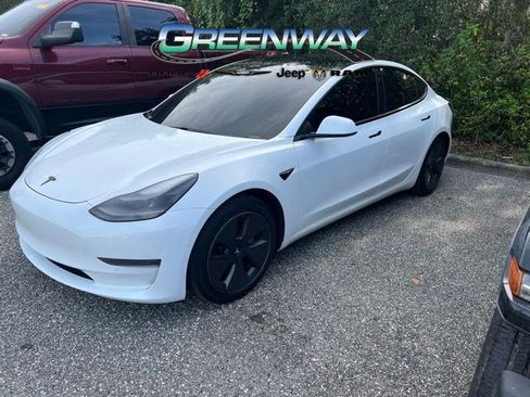 Used 2021 Tesla Model 3 Standard Range Plus RWD image 1