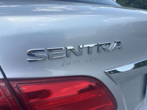 Used 2017 Nissan Sentra SV FWD image 29
