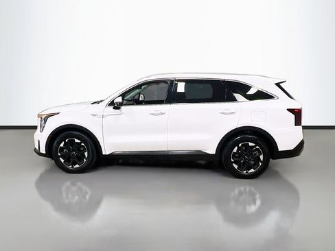 Used 2024 Kia Sorento S w/ Panoramic Sunroof Package image 4