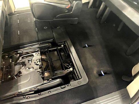 Used 2019 Dodge Grand Caravan SXT image 17