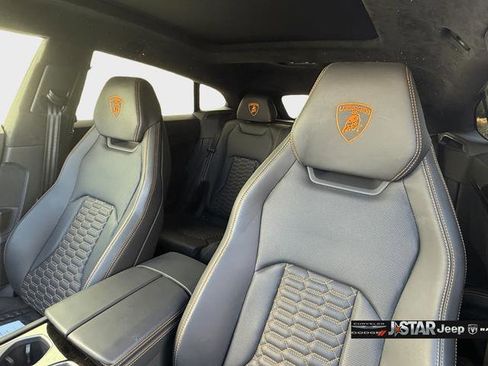 Used 2021 Lamborghini Urus image 12