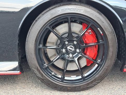 Certified 2024 Nissan Z NISMO w/ Floor Mat Package RWD image 8