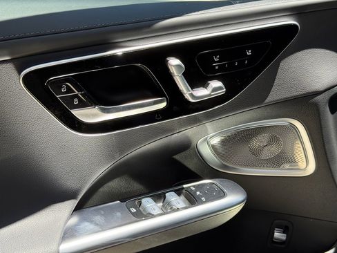 New 2025 Mercedes-Benz C 300 Sedan image 11