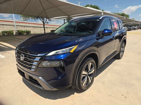 Certified 2026 Nissan Rogue SL FWD image 7