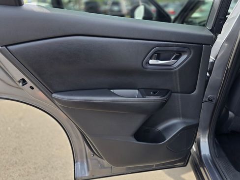 Used 2024 Nissan Rogue SV image 20