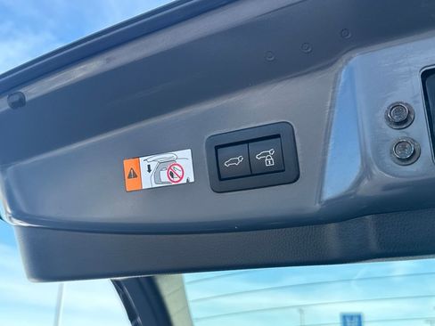 Used 2024 Toyota Prius Limited image 42