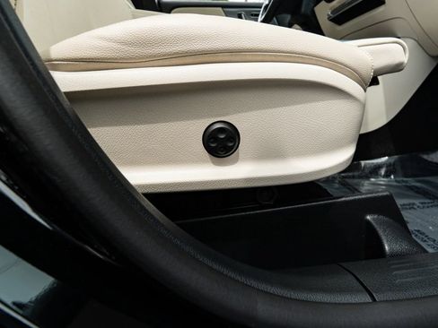 Used 2022 Mercedes-Benz GLA 250 4MATIC w/ Premium Package Lite image 14