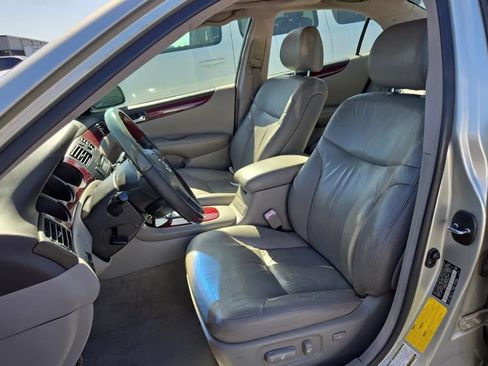 Used 2004 Lexus ES 330 w/ Premium Pkg FWD image 8