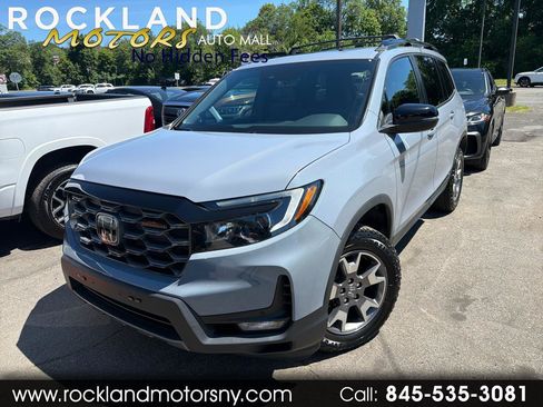 Used 2023 Honda Passport TrailSport image 1