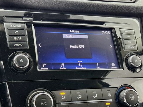 Used 2019 Nissan Rogue S FWD image 14