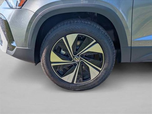 New 2026 Volkswagen Taos SE AWD/4WD image 10