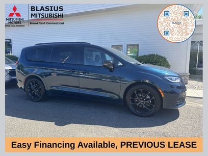 Used 2023 Chrysler Pacifica Limited w/ S Appearance Package