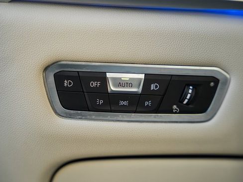 Used 2022 BMW X7 xDrive40i w/ Premium Package image 45