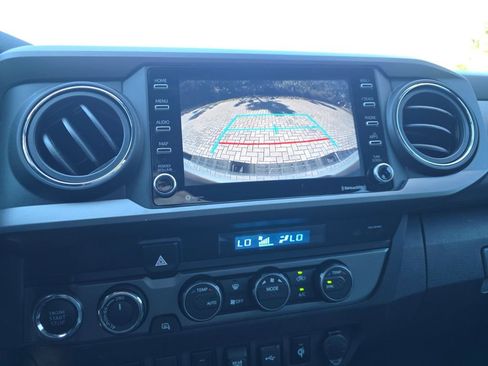 Certified 2021 Toyota Tacoma TRD Off-Road w/ Technology Package image 32