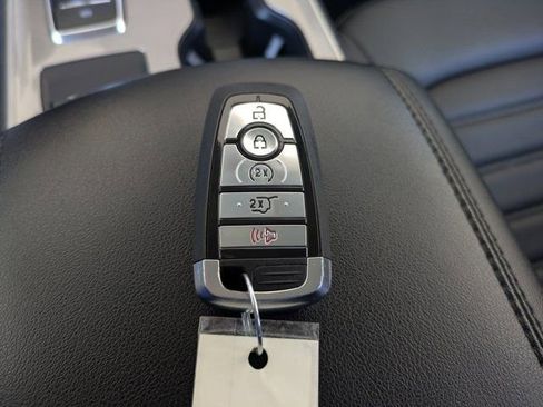 Used 2024 Ford Edge SEL w/ Convenience Package image 30