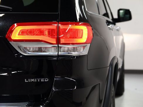Used 2018 Jeep Grand Cherokee Limited image 13