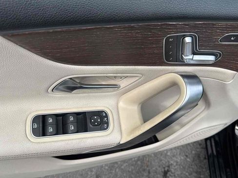 Used 2022 Mercedes-Benz A 220 4MATIC w/ Premium Package Lite image 32