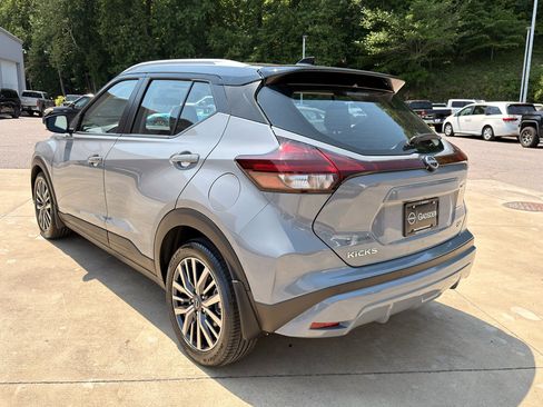 Used 2024 Nissan Kicks SV FWD image 5