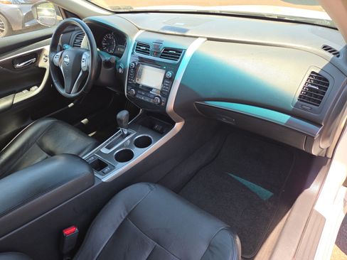 Used 2013 Nissan Altima 2.5 SL w/ Technology Pkg FWD image 18