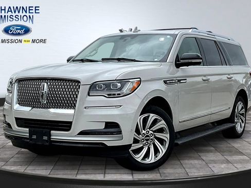Used 2023 Lincoln Navigator L Reserve AWD/4WD image 1