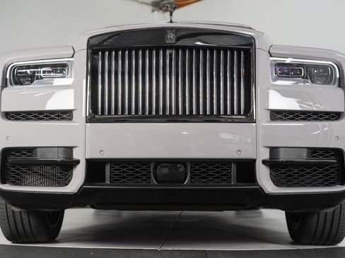 Used 2022 Rolls-Royce Cullinan Black Badge AWD/4WD image 17