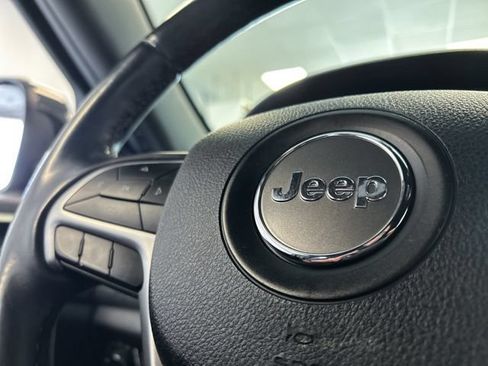 Used 2018 Jeep Grand Cherokee Altitude AWD/4WD image 43