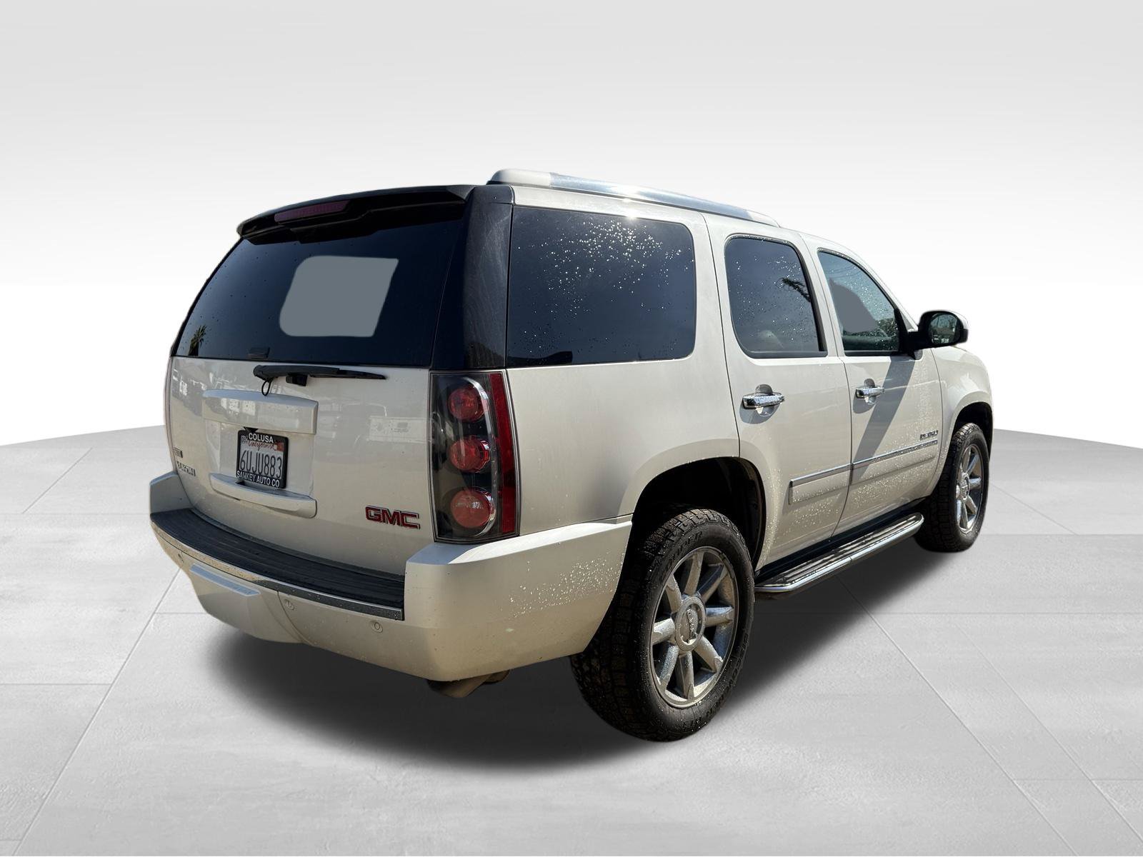 Used 2011 GMC Yukon Denali AWD/4WD image 3