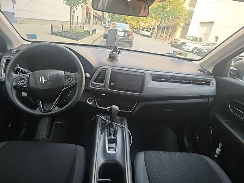 Used 2022 Honda HR-V EX image 10