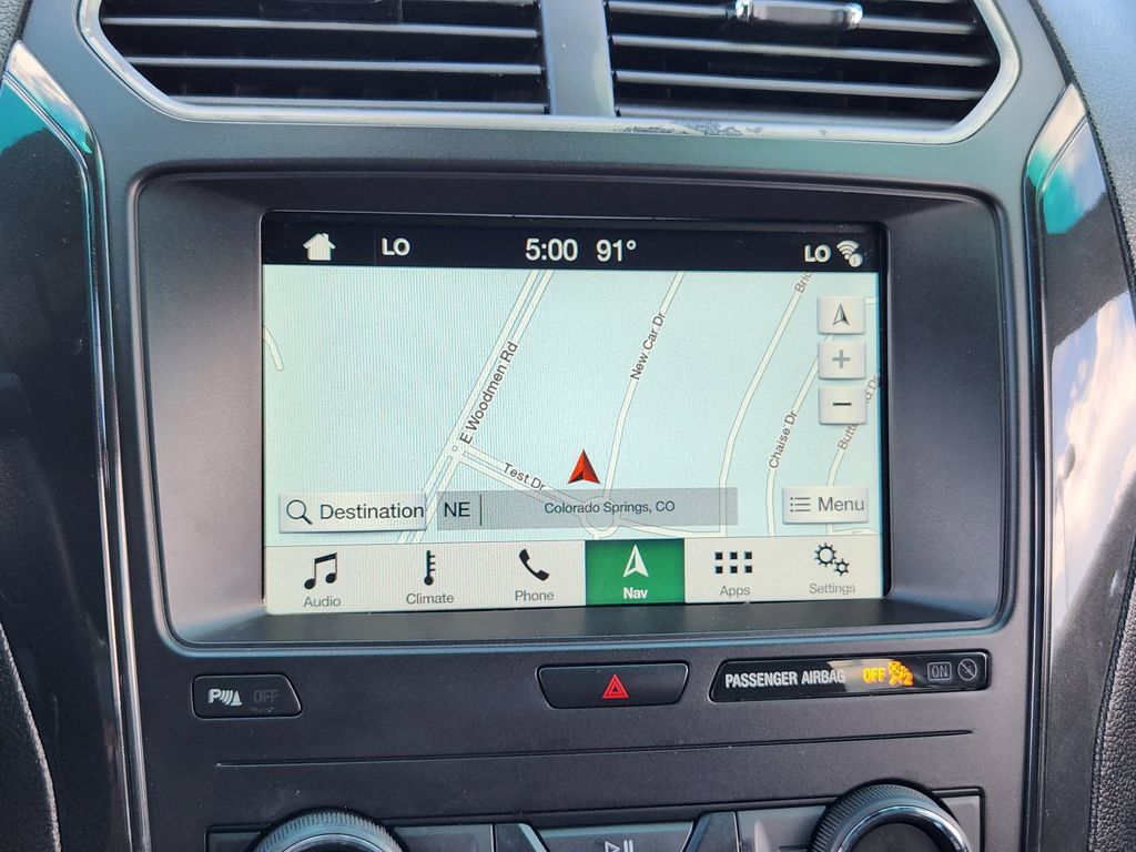 Used 2019 Ford Explorer XLT w/ Equipment Group 202A AWD/4WD image 8