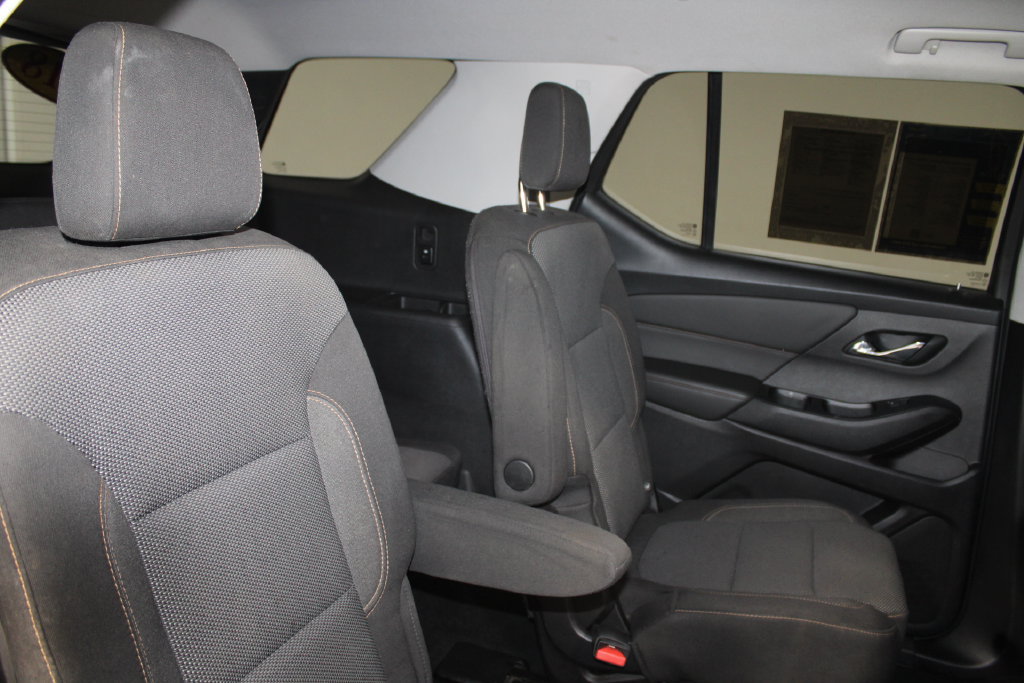 Used 2018 Chevrolet Traverse LT FWD image 24