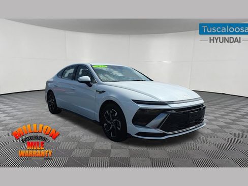 Used 2025 Hyundai Sonata SEL FWD image 1
