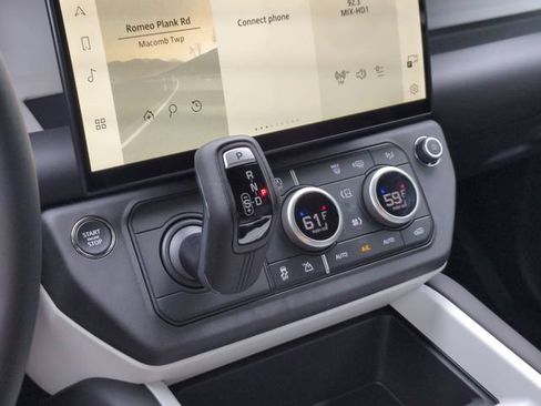 New 2026 Land Rover Defender 110 S AWD/4WD image 9