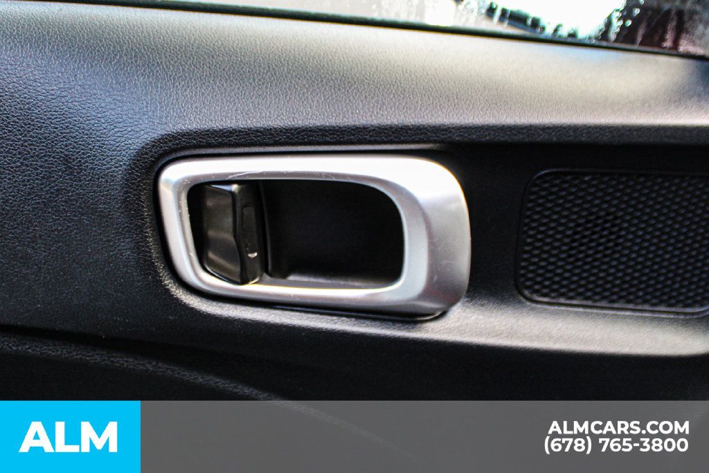 Used 2025 Hyundai Venue SEL FWD image 36