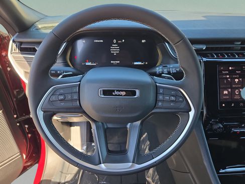 New 2025 Jeep Grand Cherokee Laredo X image 13