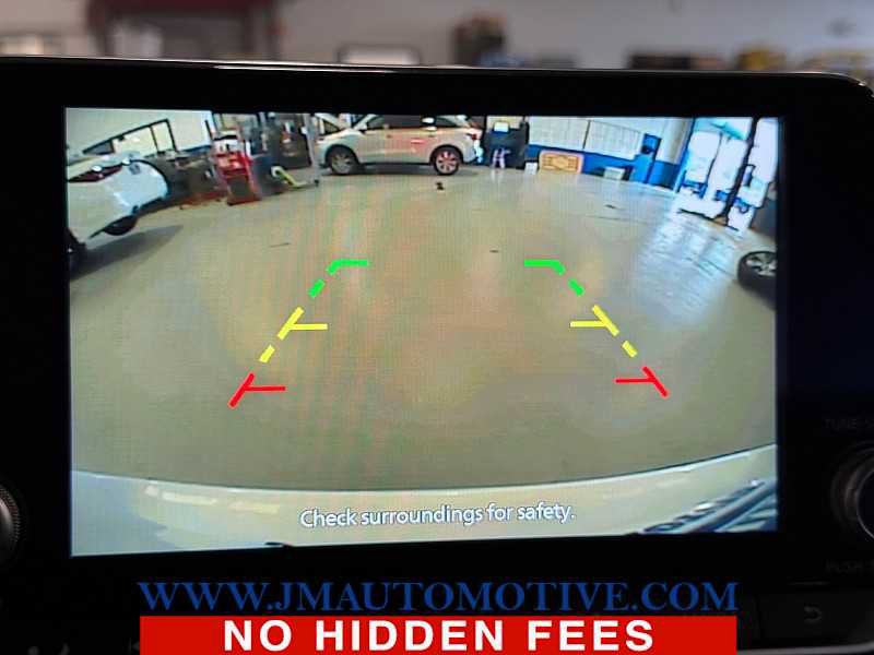 Used 2024 Nissan Sentra SV FWD image 29