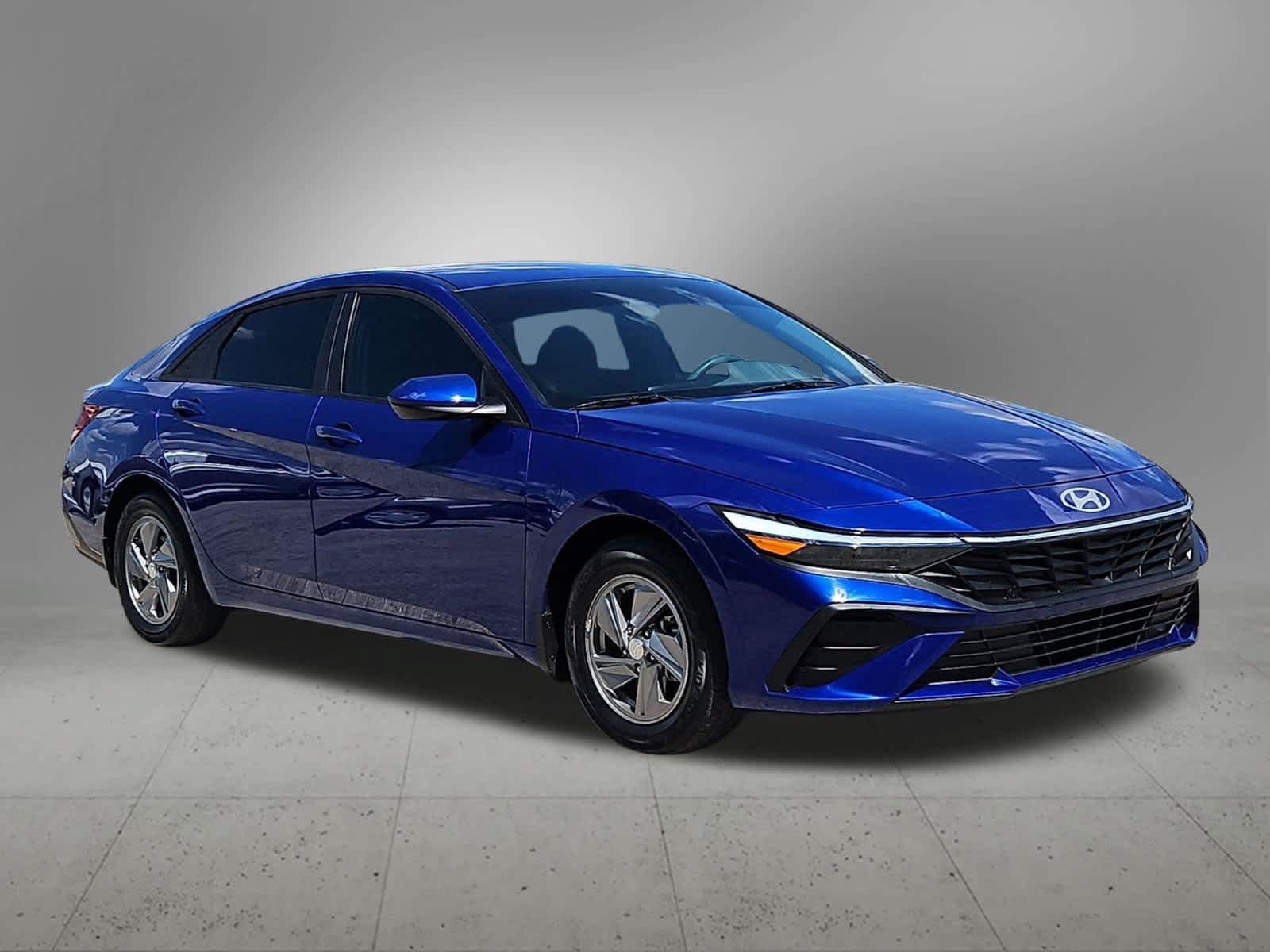 Used 2025 Hyundai Elantra SE FWD image 8